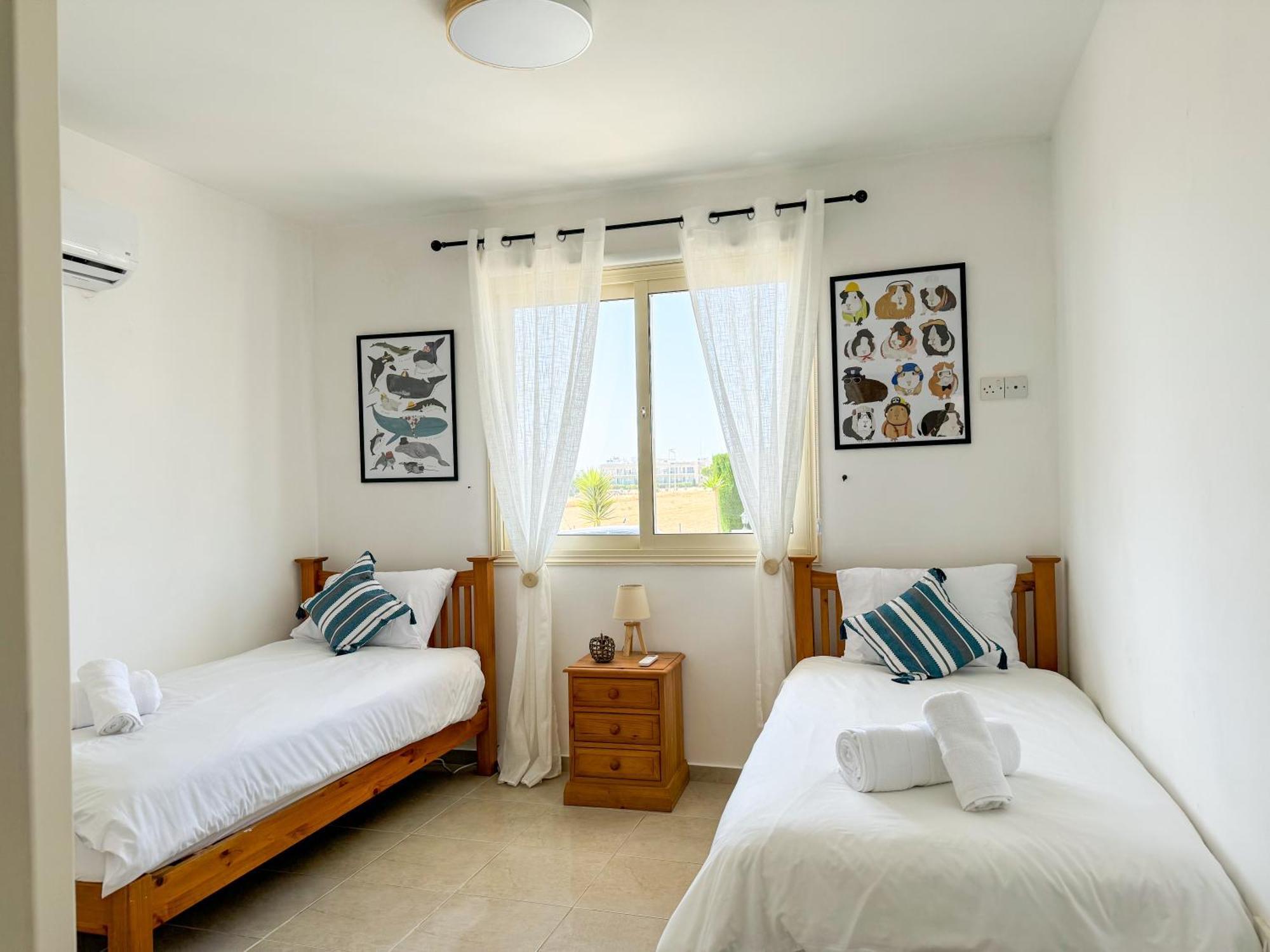 Royal-Seacrest Oasis, Pool-Side Leilighet Paphos Eksteriør bilde