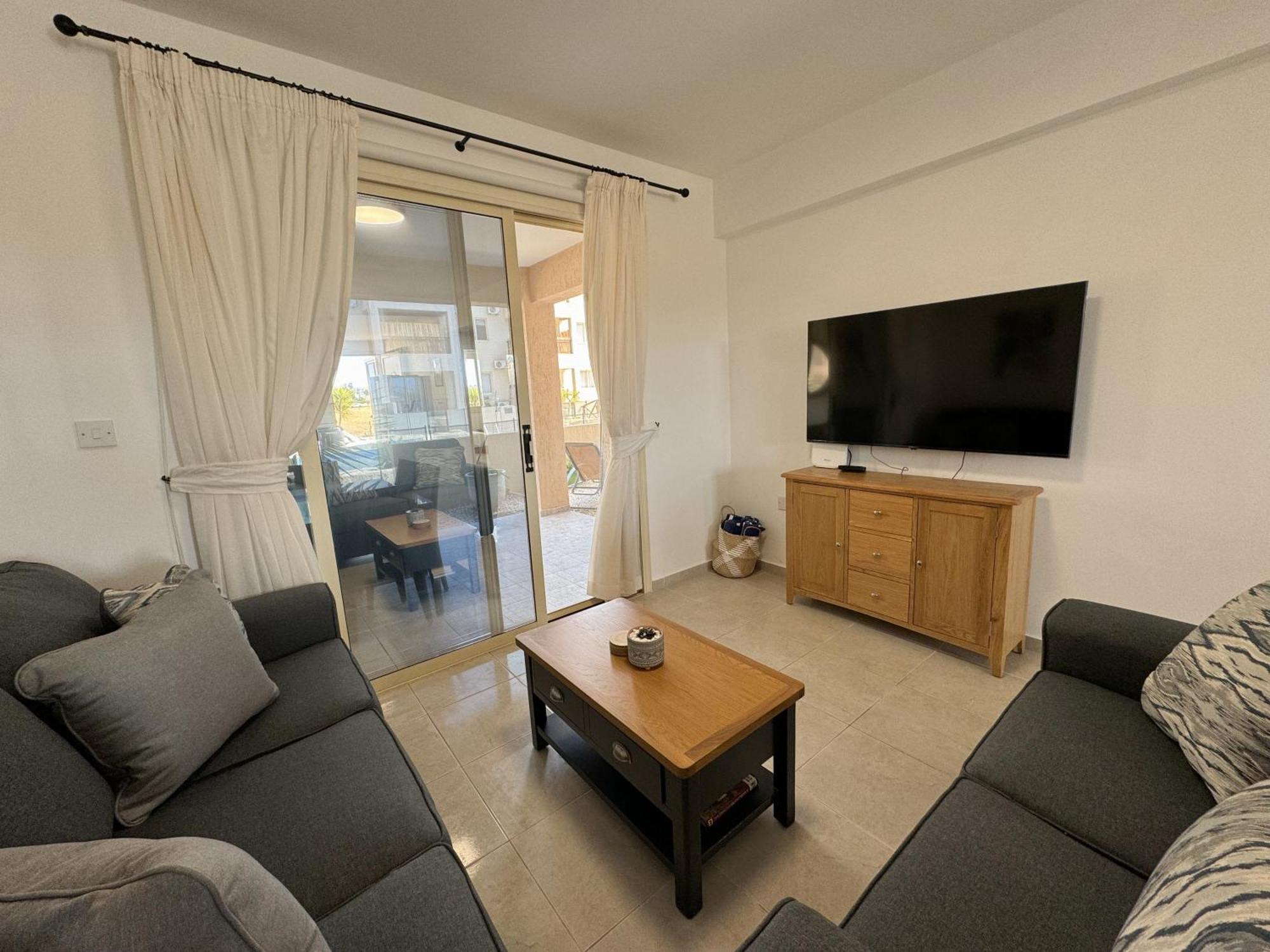 Royal-Seacrest Oasis, Pool-Side Leilighet Paphos Eksteriør bilde