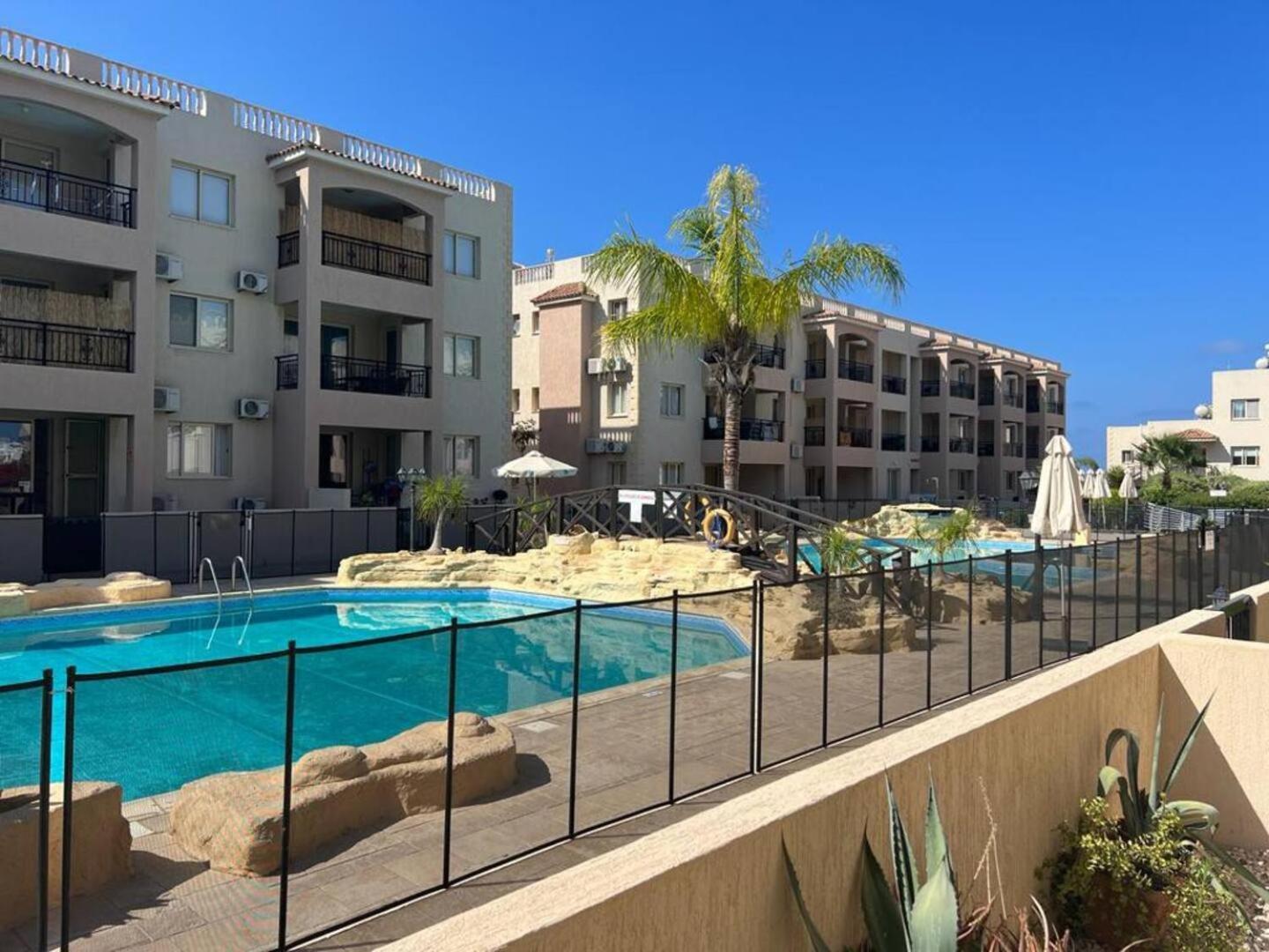Royal-Seacrest Oasis, Pool-Side Leilighet Paphos Eksteriør bilde